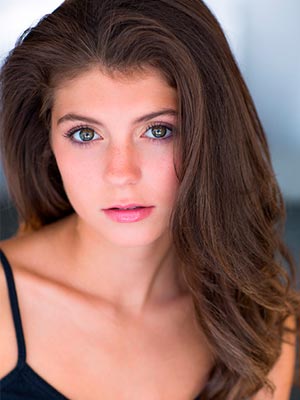 Эмили Бейдер в роли леди Джейн Грей